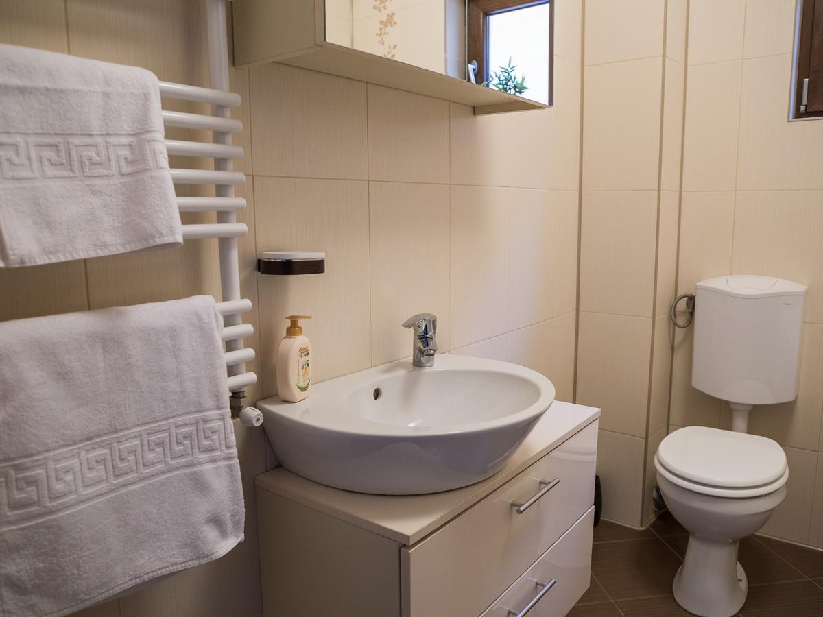 Casa Bella ApartmentsBragadiru エクステリア 写真