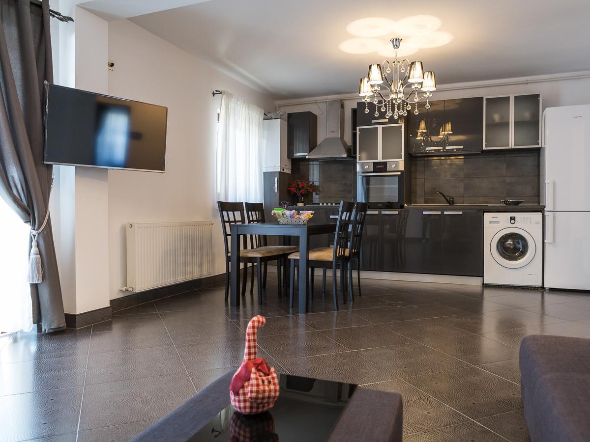 Casa Bella ApartmentsBragadiru エクステリア 写真