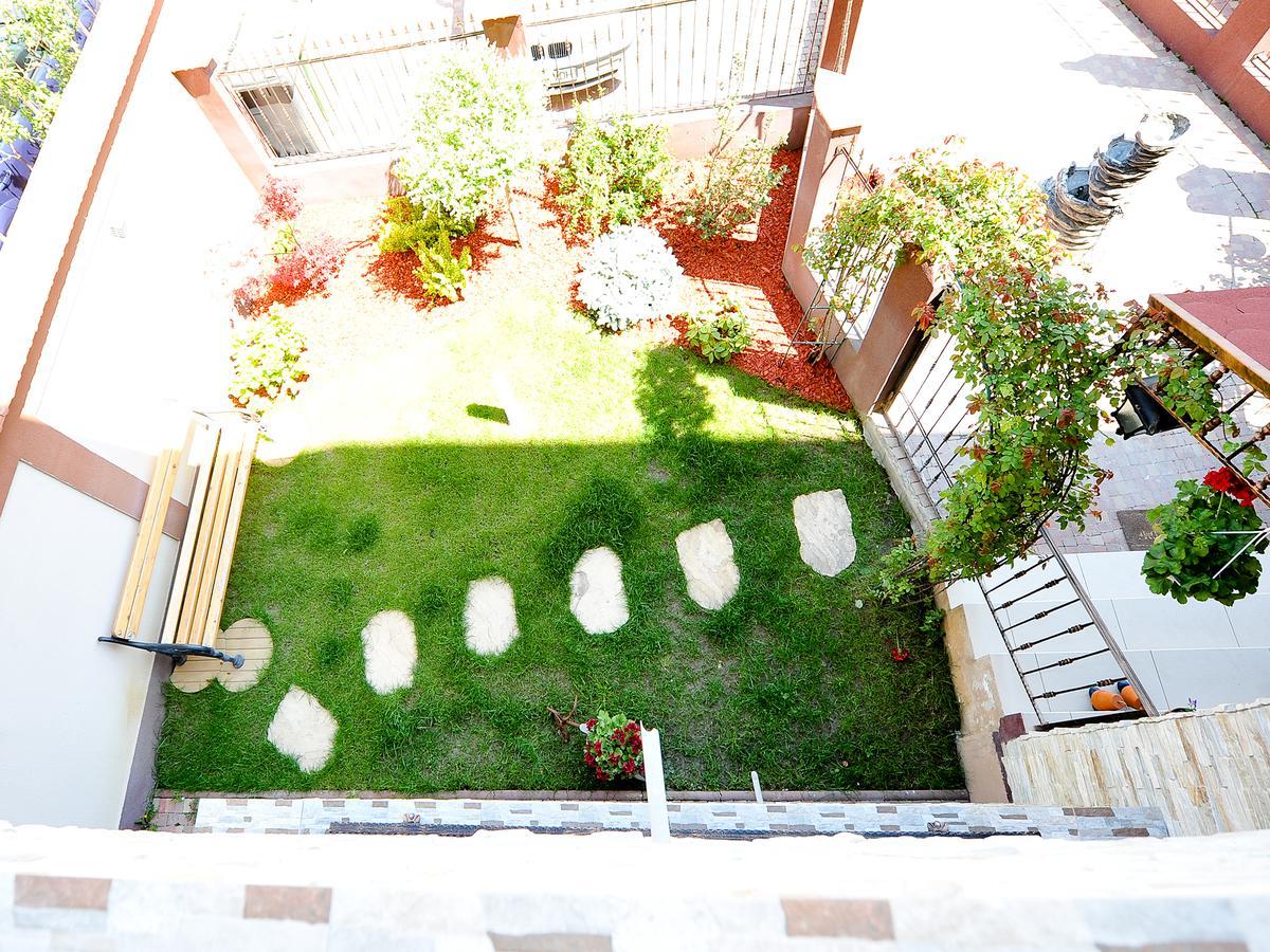 Casa Bella ApartmentsBragadiru エクステリア 写真