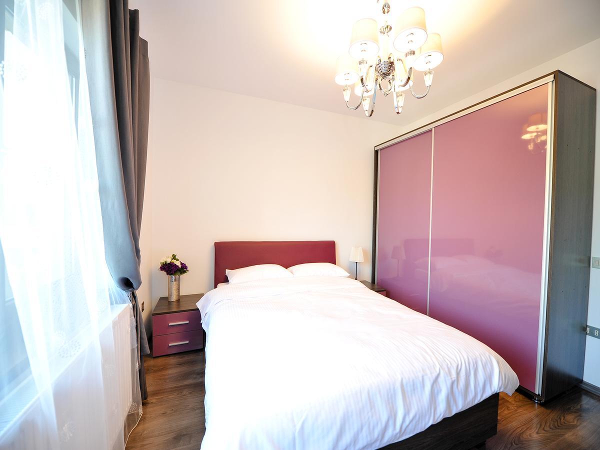 Casa Bella ApartmentsBragadiru エクステリア 写真